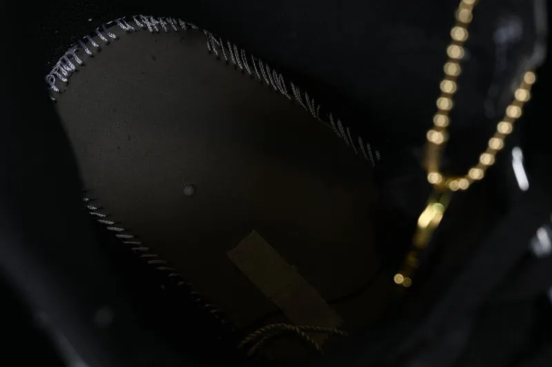 All categories Air Jordan Jordan series basketball shoes Air Jordan 1 High Air Jordan 1 Pass The Torch AJ1 Joe 1 Leonard liquid electroplated silver AQ7476-016